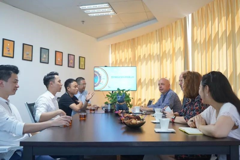 Kiki and Nuna走向世界的第一步 | 欢迎来自冠军国度的客人(图9)