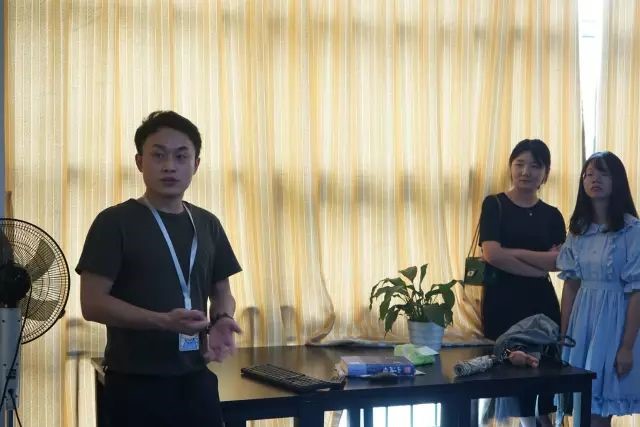 欢迎南昌大学师生来我司参观交流(图3)